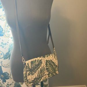 Michael Korea MK/leaf print crossbody